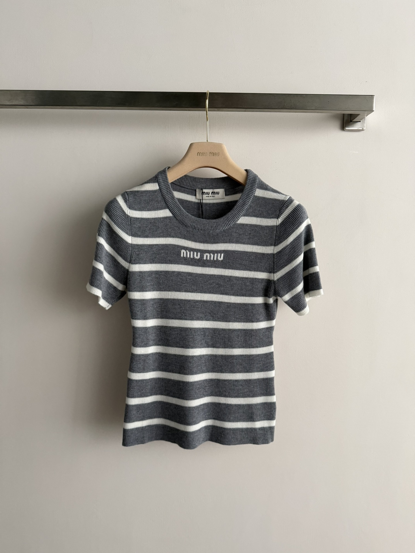 Women's short sleeves